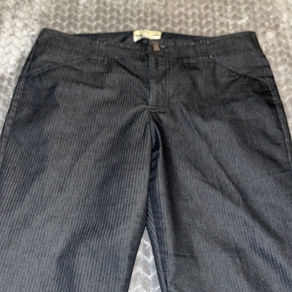 Anthropologie G.H. Bass & Co Pin Stripe Dress Capris.  Size 8. - Picture 11 of 11